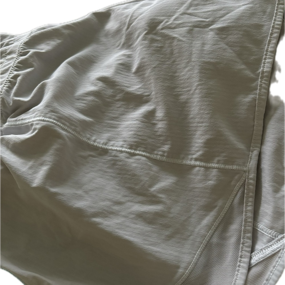 Lululemon Shorts size Medium light grey - Picture 8 of 8